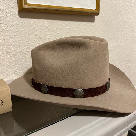 Chapeau Cowboy Vintage Stetson 3X Beaver XXX – Beige Avec Plume – Taille 7 – Occasion